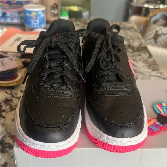 Nike Black and Pink Air Force One interchangeable Low-Top Sneakers - Picture 6 of 10